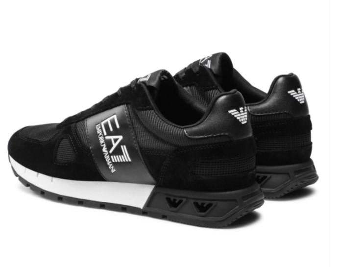 Sneaker
