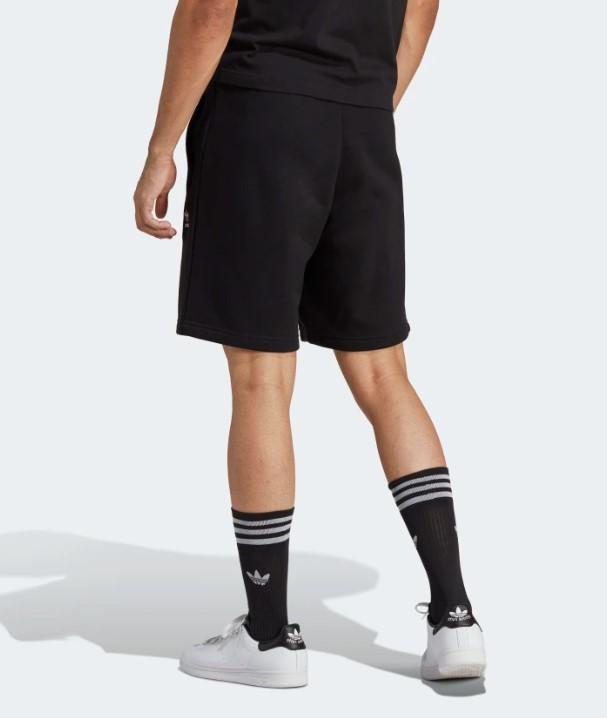 3 Stripes Short