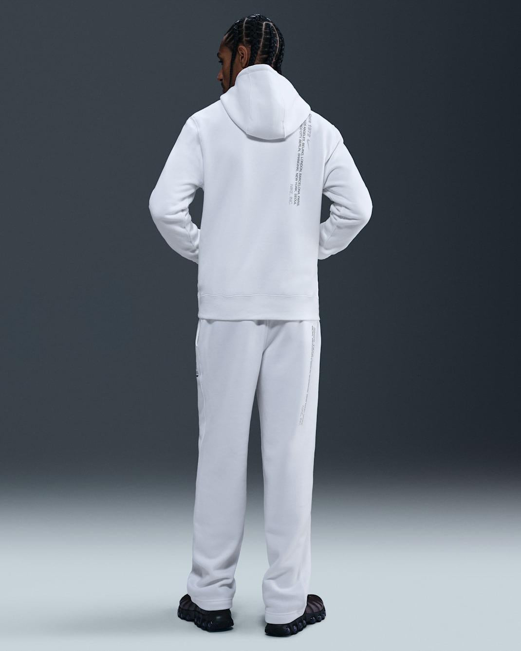 Sportswear ClubMen's Tracksuit